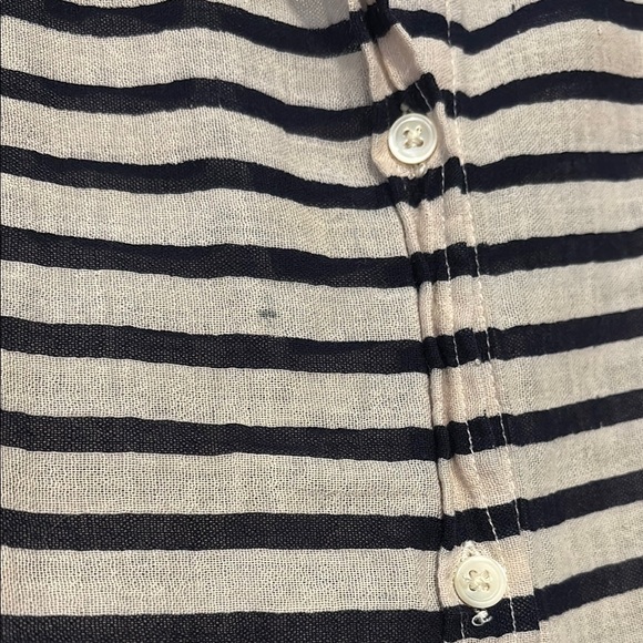 $5/25! Add 5 to bundle to get for $25 J. Crew Sleeveless Blouse Collar - Picture 3 of 4